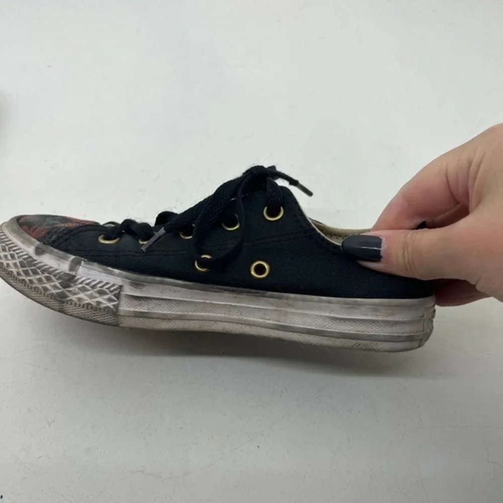 Converse All Star chuck taylor Low Top Black with Red Flowers kids Size 13